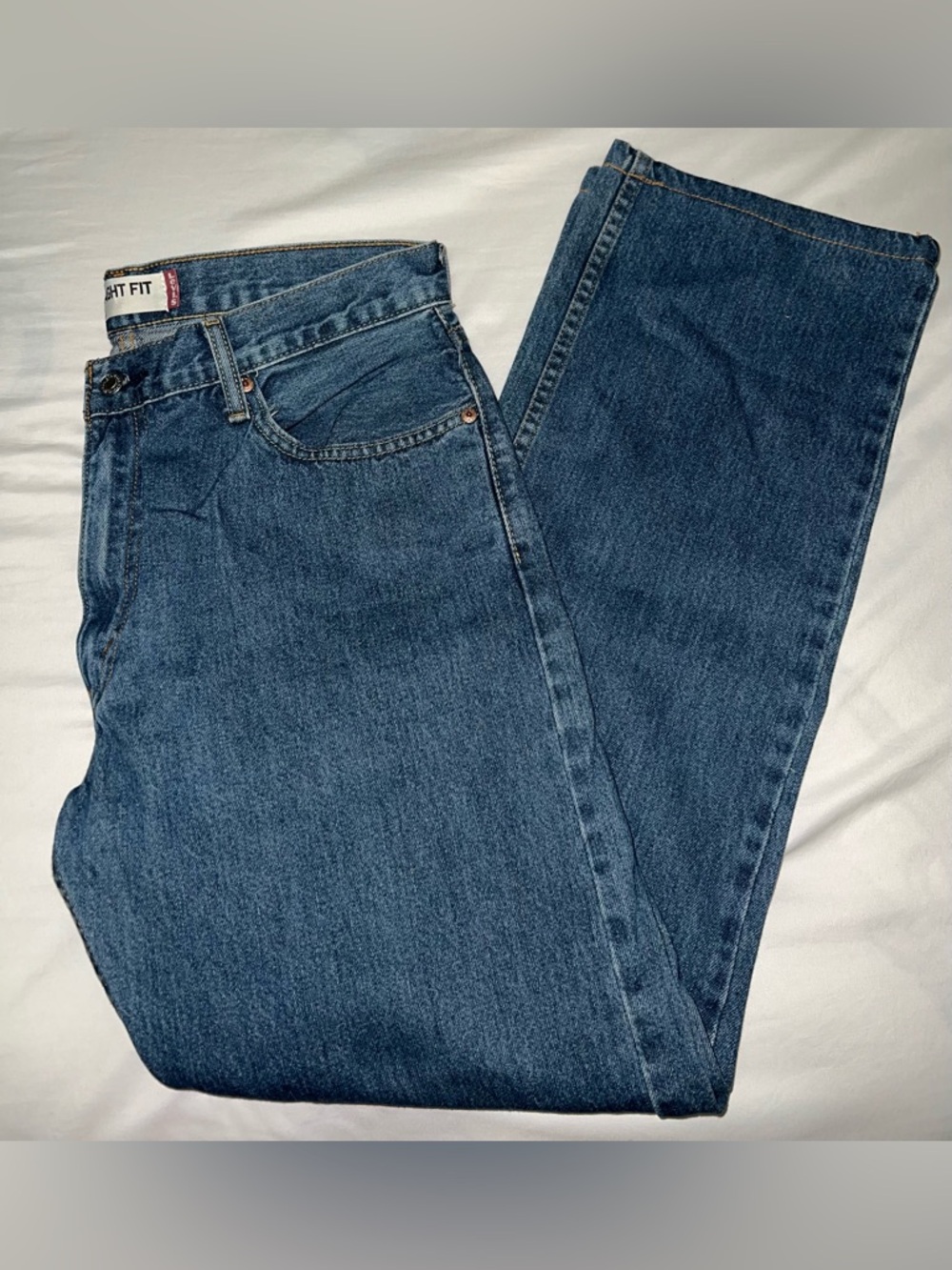 Levi's Straight Fit Men's Jeans in Medium Blue Wash